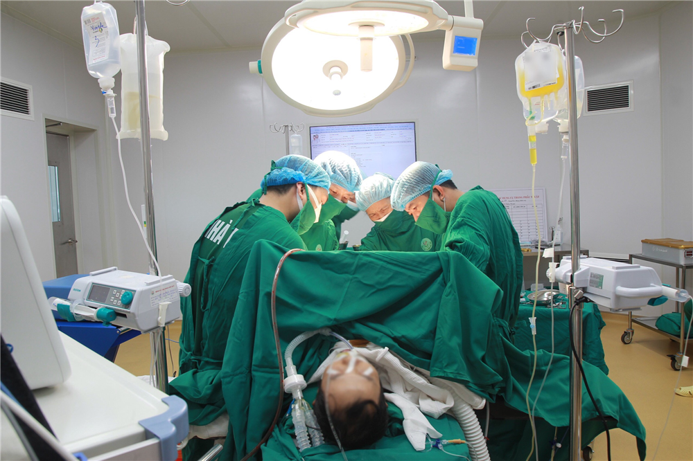 Bệnh viện đa khoa Việt Đức phẫu thuật cắt gan bằng phương pháp Takasaki điều trị u gan cho người bệnh
