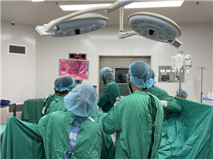 Bệnh viện đa khoa Việt Đức phẫu thuật nội soi điều trị thoát vị tử cung sau mổ lấy thai