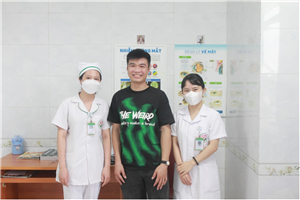 Bệnh viện đa khoa Việt Đức phẫu thuật cắt dịch kính, thay thủy tinh thể cho người bệnh chấn thương mắt do tai nạn lao động