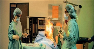 Bệnh nhân đánh rắm trong khi phẫu thuật dẫn đến hỏa hoạn trong bệnh viện ở Tokyo