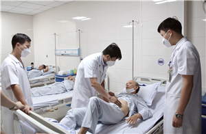 Phẫu thuật cấp cứu người bệnh tắc tĩnh mạch mạc treo tràng trên tại Bệnh viện đa khoa Việt Đức