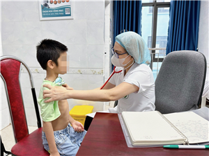 Điều trị trẻ suy thận cấp/ Hội chứng thận hư kháng thuốc/ Viêm phổi do Mycoplasma tại Bệnh viện đa khoa Việt Đức